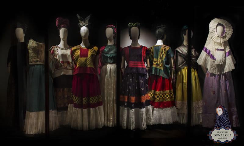 Las apariencias engaÃ±an: los vestidos de Frida Kahlo